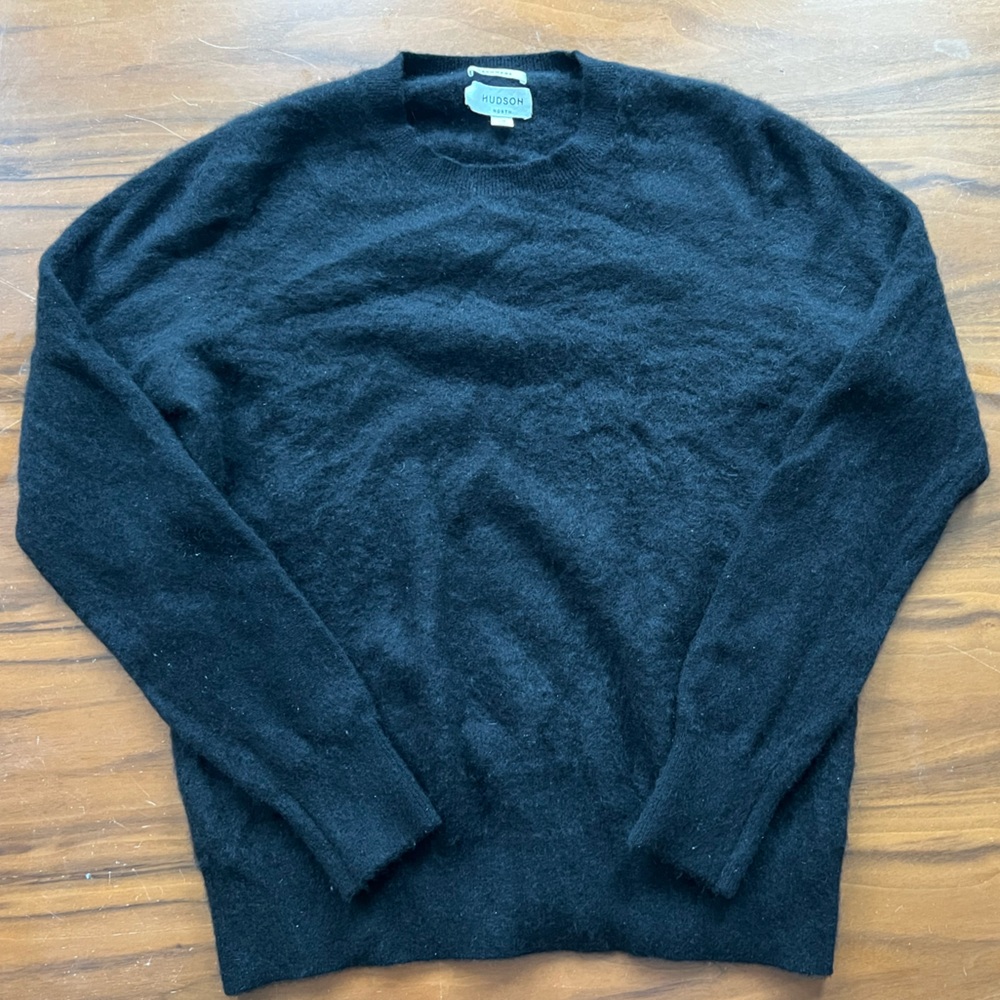 Hudson Women's 100% Cashmere Black Crew Neck Sweater